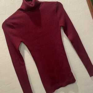 Great condition Express very Soft extra Fitted Turtleneck Sweater, size XS